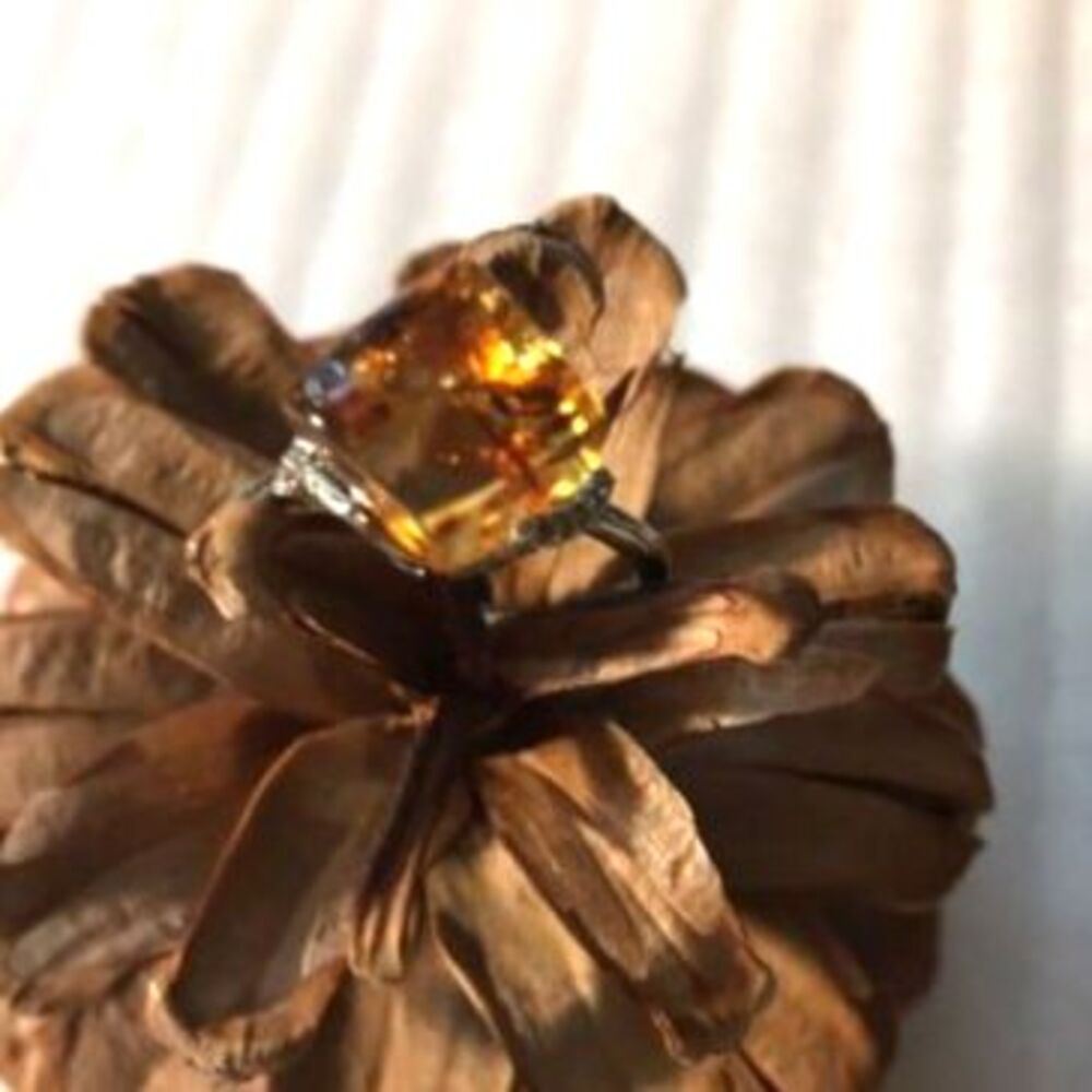 Beautiful Flower Amber Ring - Adjustable